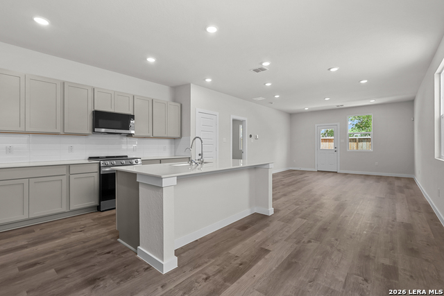 12407 Spike Heights Property Photo 4