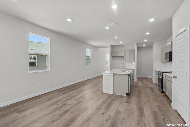 12407 Spike Heights Property Photo 11