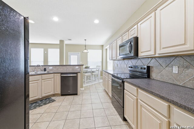 209 Summit View Property Photo 14