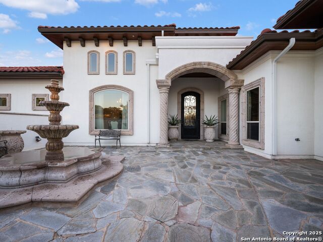 131 Champions Bend Property Photo 5