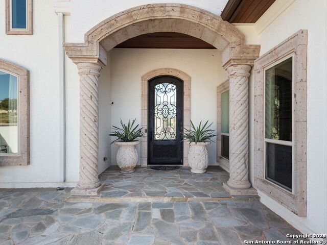 131 Champions Bend Property Photo 7