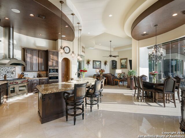 131 Champions Bend Property Photo 12