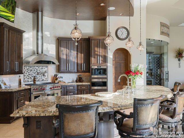 131 Champions Bend Property Photo 14