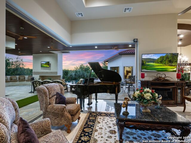 131 Champions Bend Property Photo 21