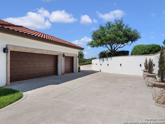 131 Champions Bend Property Photo 62