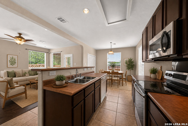 6706 Biscay Hbr Property Photo 11