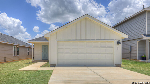 126 Surrey Oaks Property Photo 1