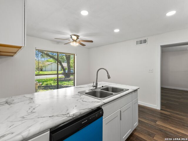 2206 Peach Blossom St Property Photo 18