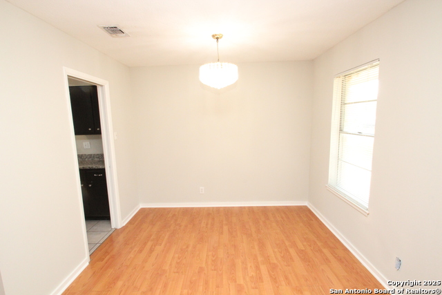 310 Threadneedle Ln Property Photo 6