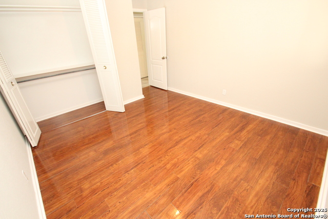 310 Threadneedle Ln Property Photo 17