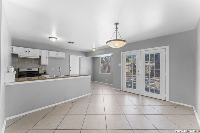 5035 Village Crest Property Photo 10