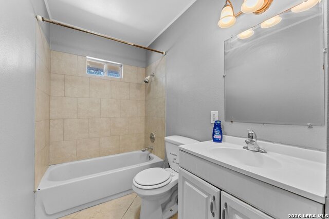 5035 Village Crest Property Photo 15