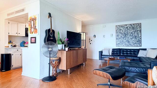 7039 San Pedro Ave Property Photo 7