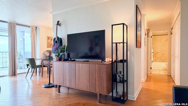 7039 San Pedro Ave Property Photo 10