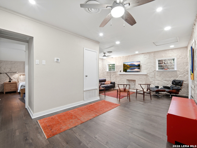 19214 Grey Forest Property Photo 4