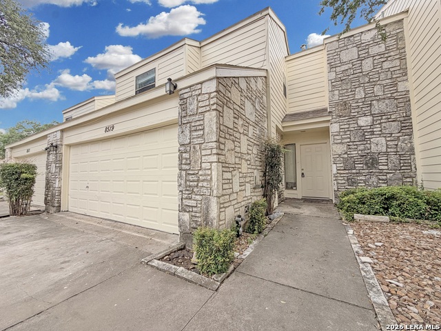 8519 Echo Creek Ln Property Photo 1