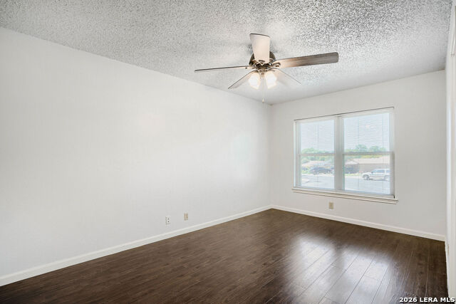 5942 Hidden Glade Property Photo 4
