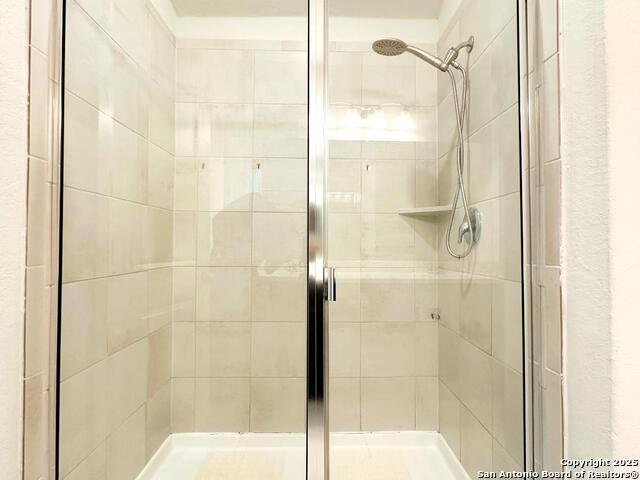 3906 Glenloch Way Property Photo 13