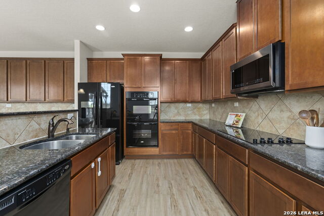 228 Winding Riv Property Photo 3