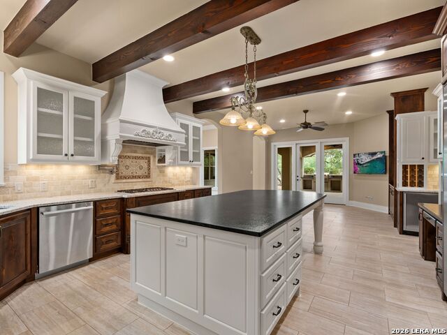 8 Winged Foot Property Photo 23