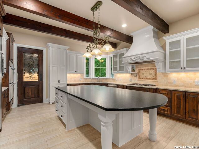 8 Winged Foot Property Photo 25