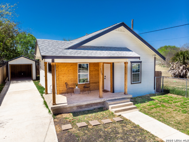 1123 S Olive Property Photo 1