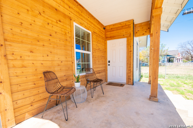 1123 S Olive Property Photo 3