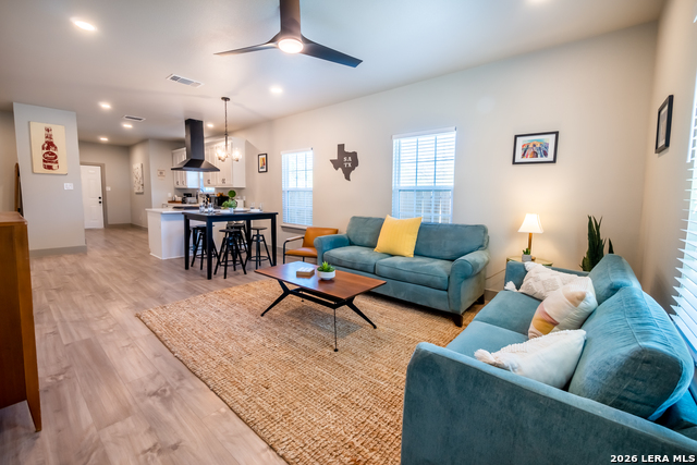 1123 S Olive Property Photo 4