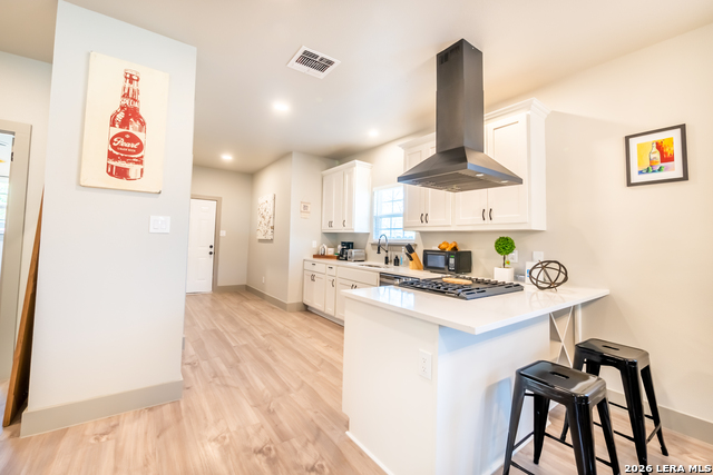1123 S Olive Property Photo 9