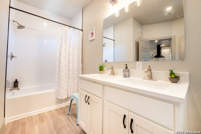1123 S Olive Property Photo 15