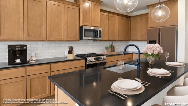 913 Woodland Lakes Property Photo 3