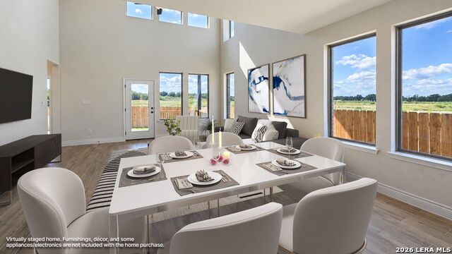 913 Woodland Lakes Property Photo 4