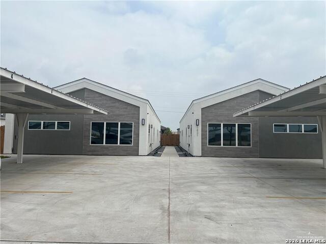 1421 Iris Avenue Property Photo 1