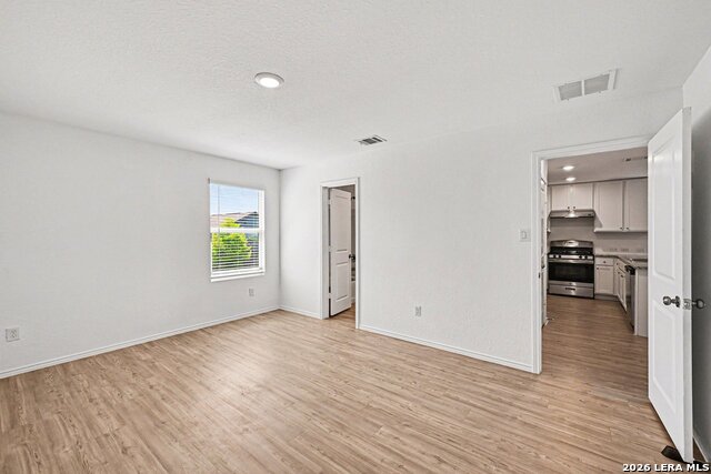 5450 Daphne Path Property Photo 9