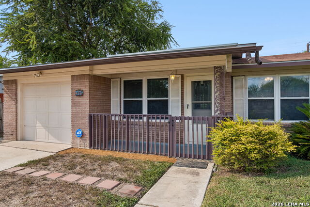 215 Hialeah Ave Property Photo 1