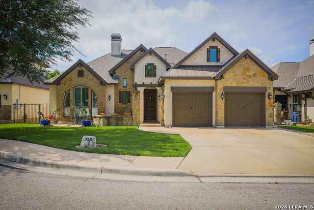 924 GRUENE SPG Property Photo 1