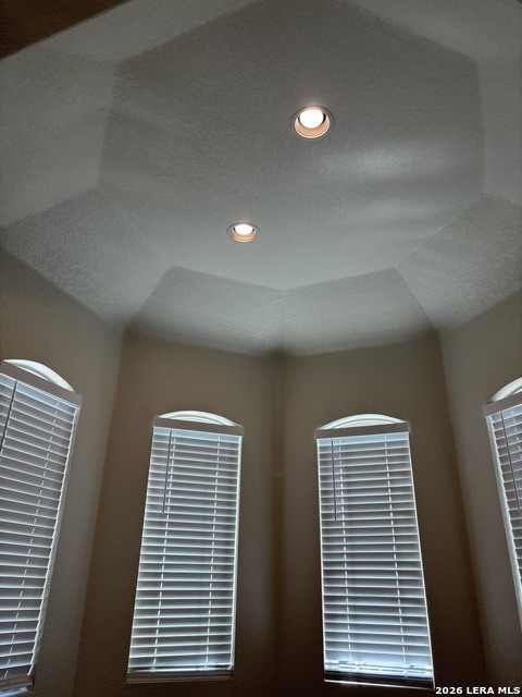 15206 Comanche Gard Property Photo 8