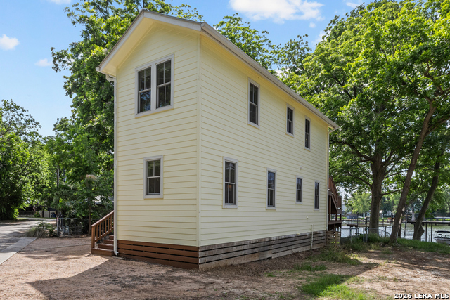 157 Lake Bnd Property Photo 2