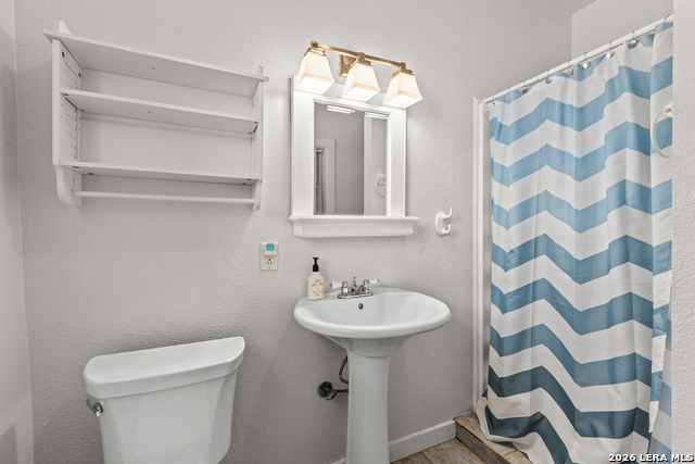 157 Lake Bnd Property Photo 7