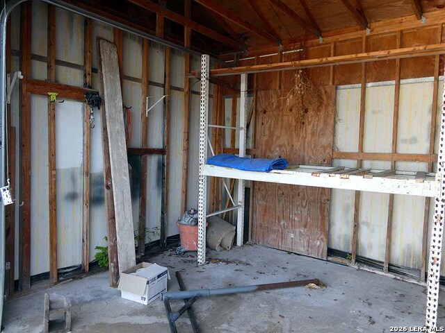 738 W Hildebrand Ave Property Photo 12