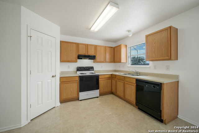7 Kenrock Rdg Property Photo 6
