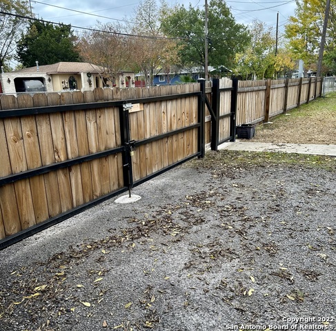 1819 Madrid St Property Photo 3