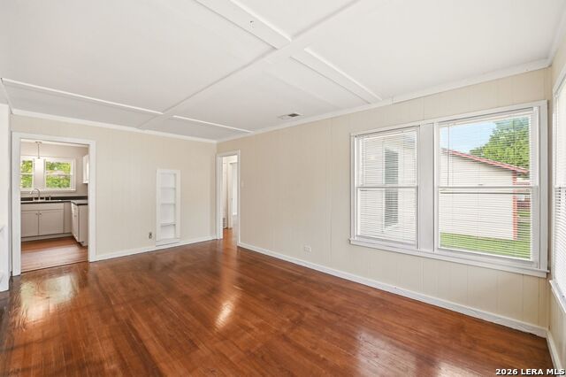 303 Aero Ave Property Photo 5