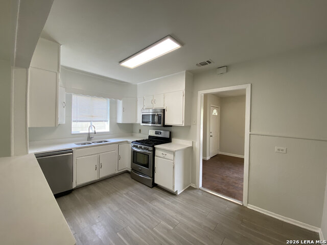 158 Weizmann St Property Photo 7