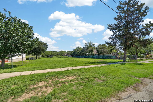 235 W Baetz Blvd Property Photo 9