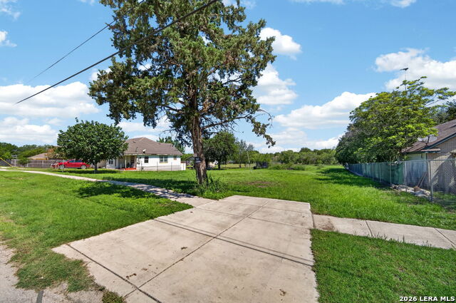 235 W Baetz Blvd Property Photo 11