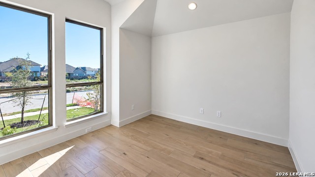 430 Cleveland Way Property Photo 9