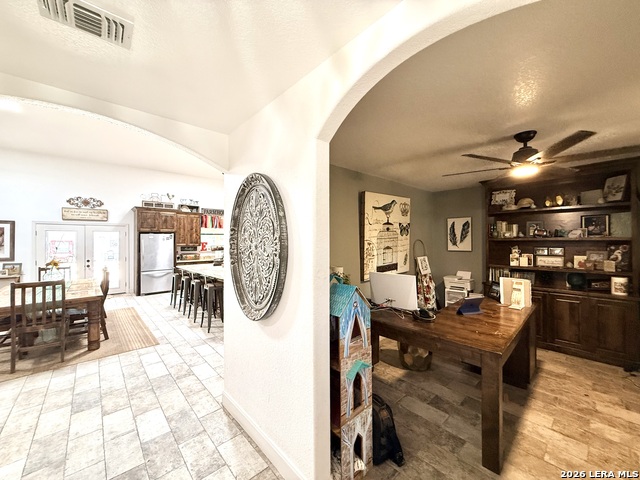 5923 Pioneer Rdg Property Photo 5