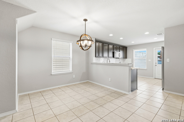 10234 Reyes Hts Property Photo 9