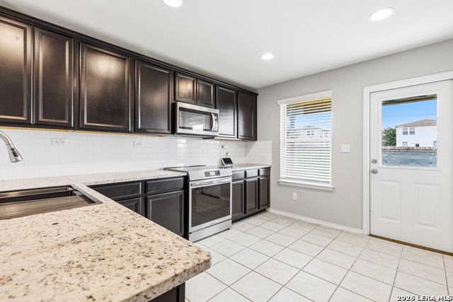 10234 Reyes Hts Property Photo 10